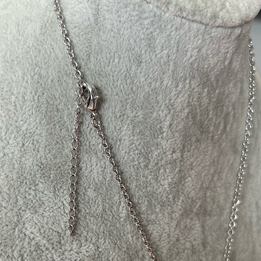 New! Stunning Silver Halo Diamond Necklace - Picture 8 of 9